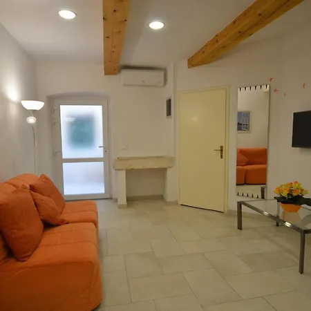 Orange Butterfly 3* Rovinj